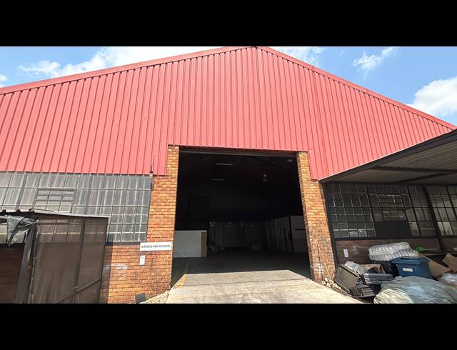 450M² WAREHOUSE TO LET IN JET PARK